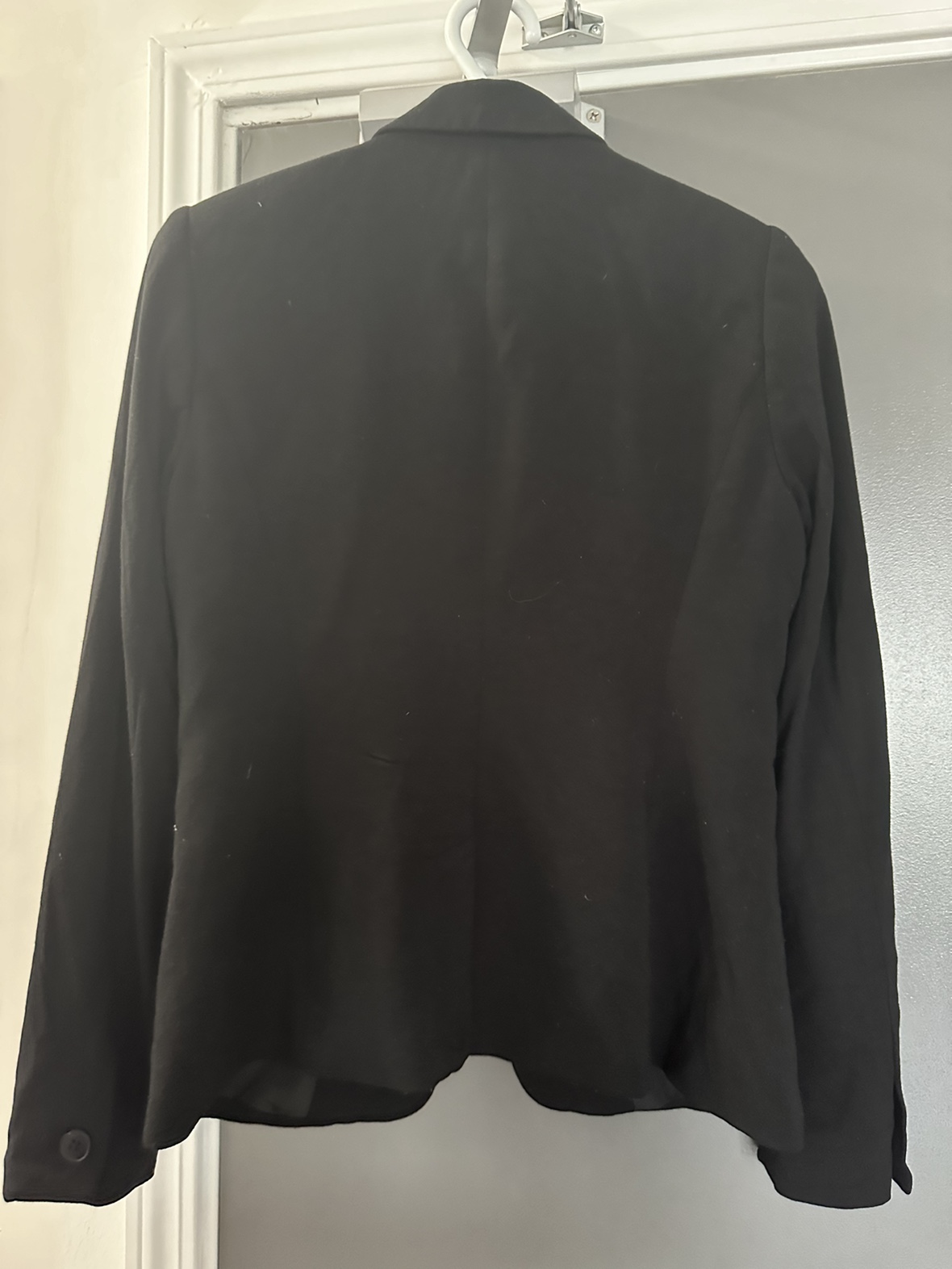 Warm black jacket image indicator(2)