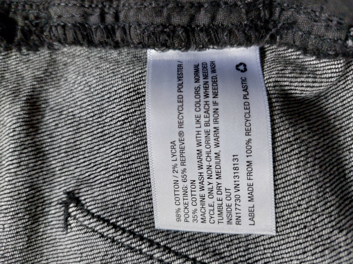 Black denim pencil skirt size 6 image indicator(4)