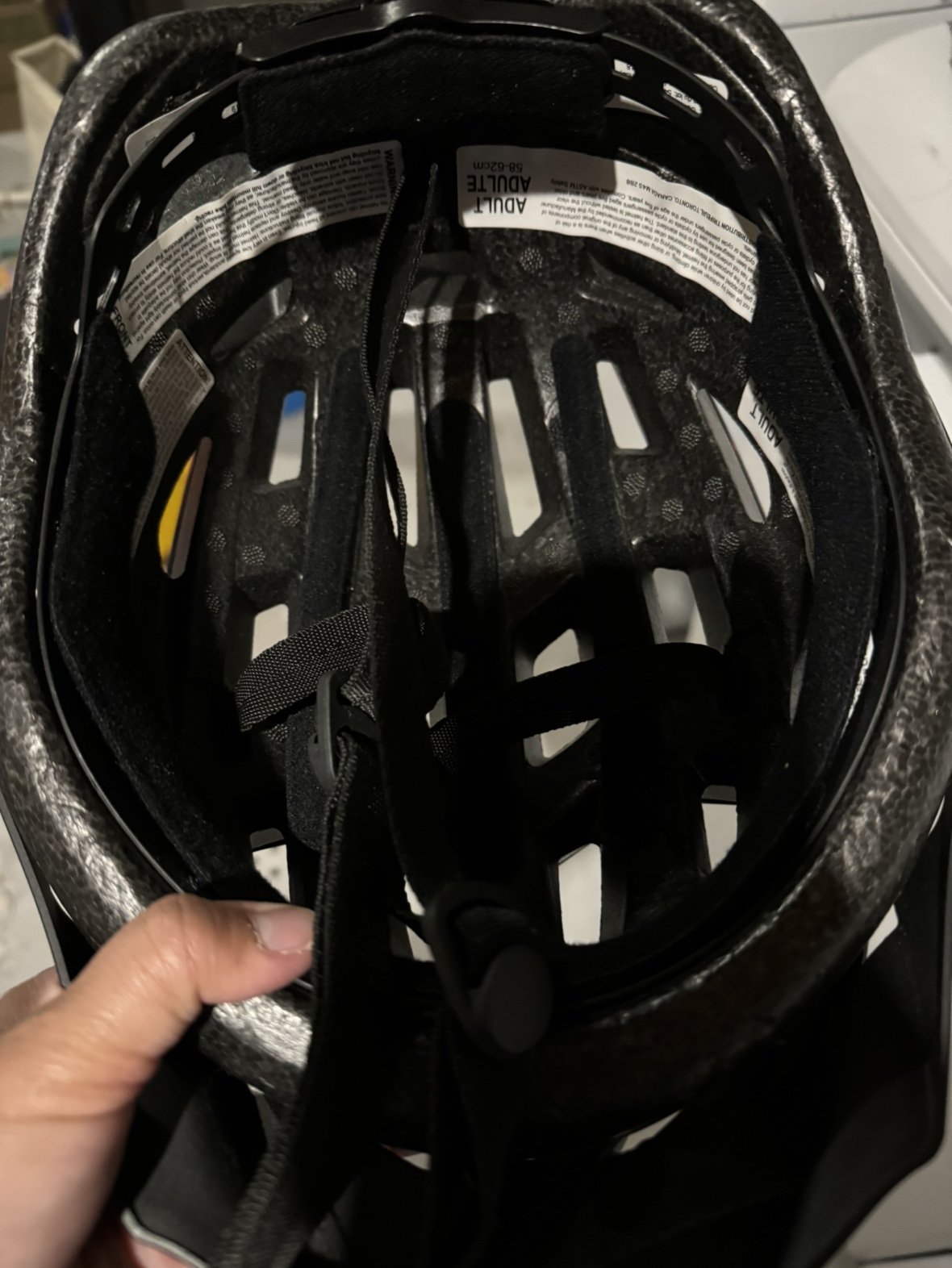 Adult bike helmet - photo 3