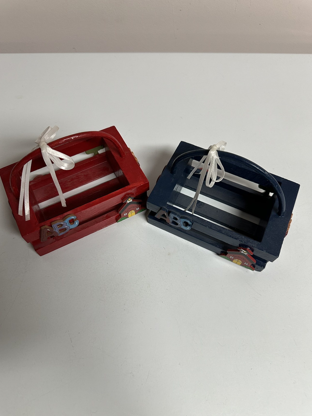2 Decorated Mini Wooden Baskets with Handles - photo 4