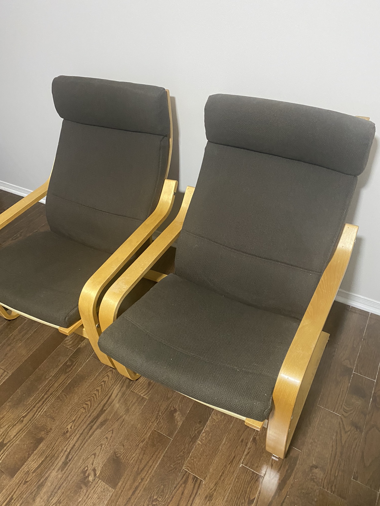 IKEA poang Chairs - photo 2