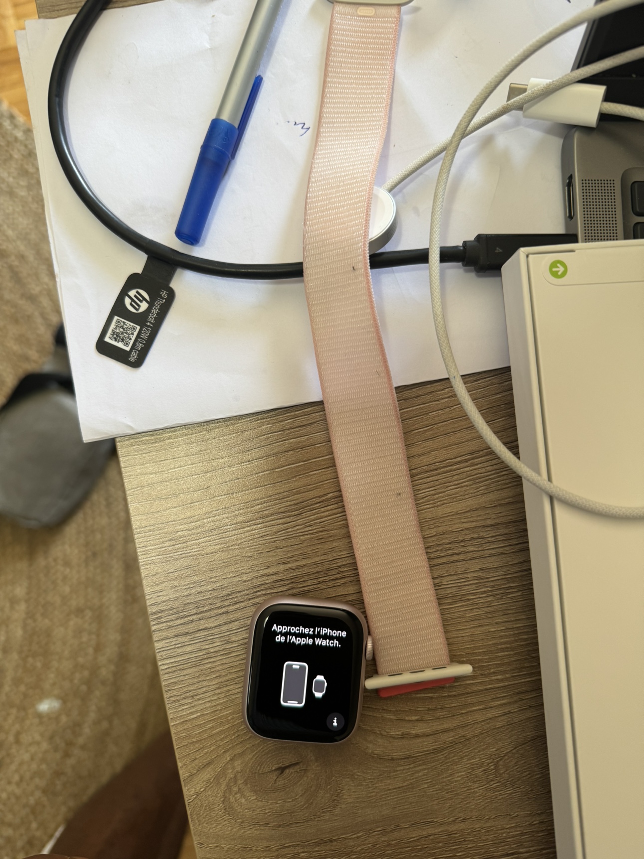 Apple 9 watch, pink strap, almost new with all accessories. - photo 2