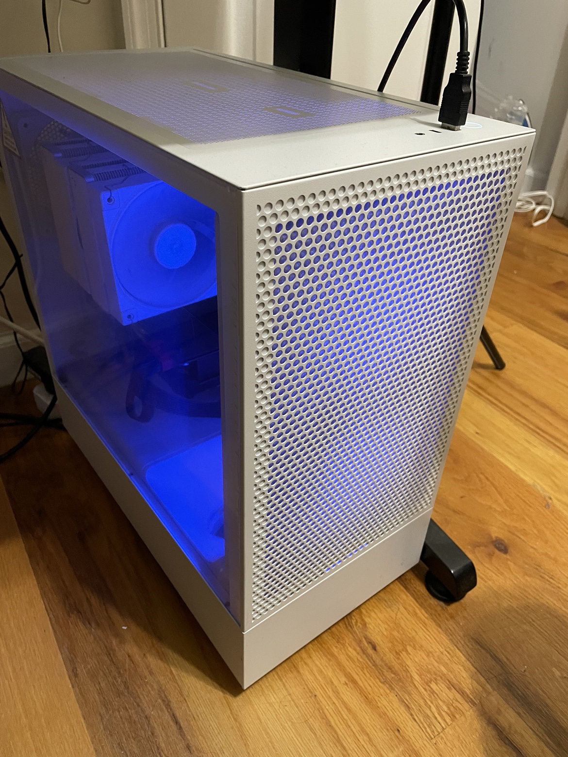 NZXT PC Case (H5 Flow RGB) - photo 2