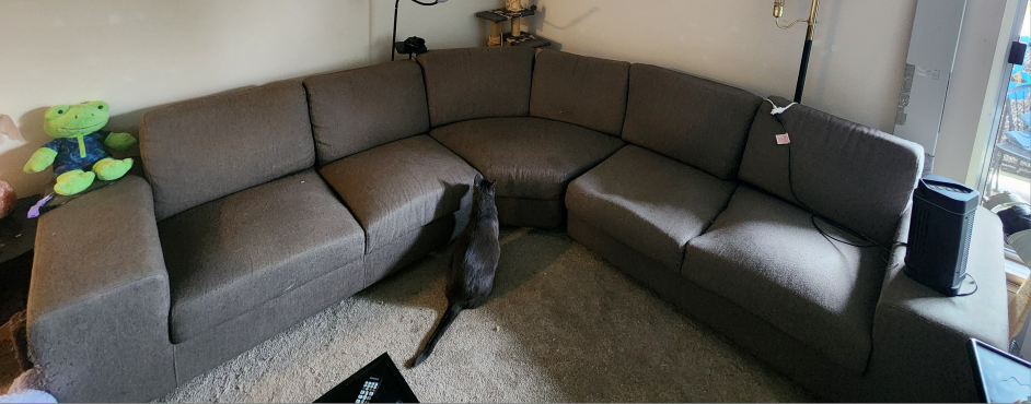 SECTIONAL COUCH