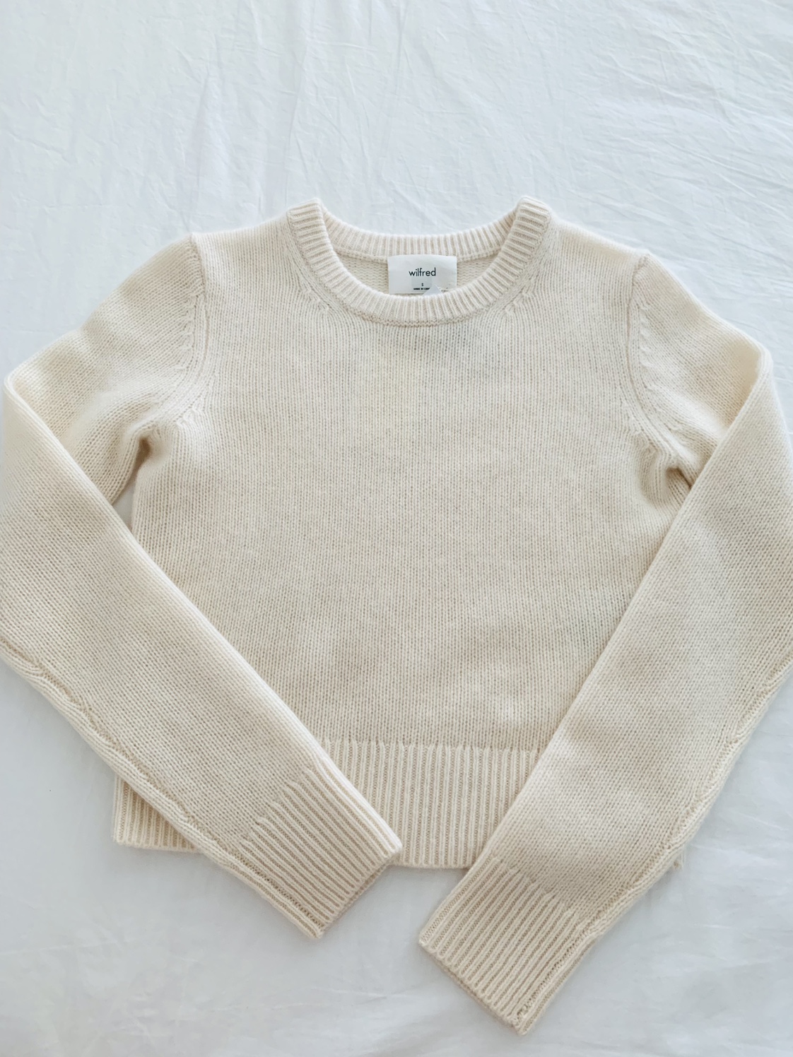 Aritzia 100% cashmere sweater New thumbnail