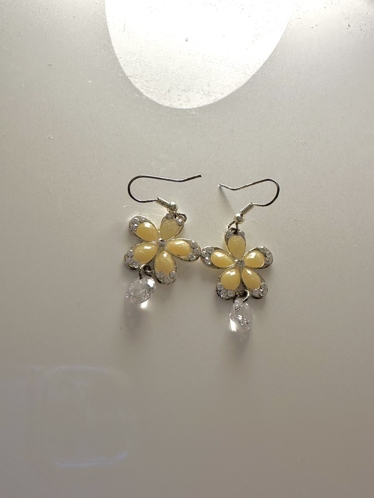 free earring thumbnail