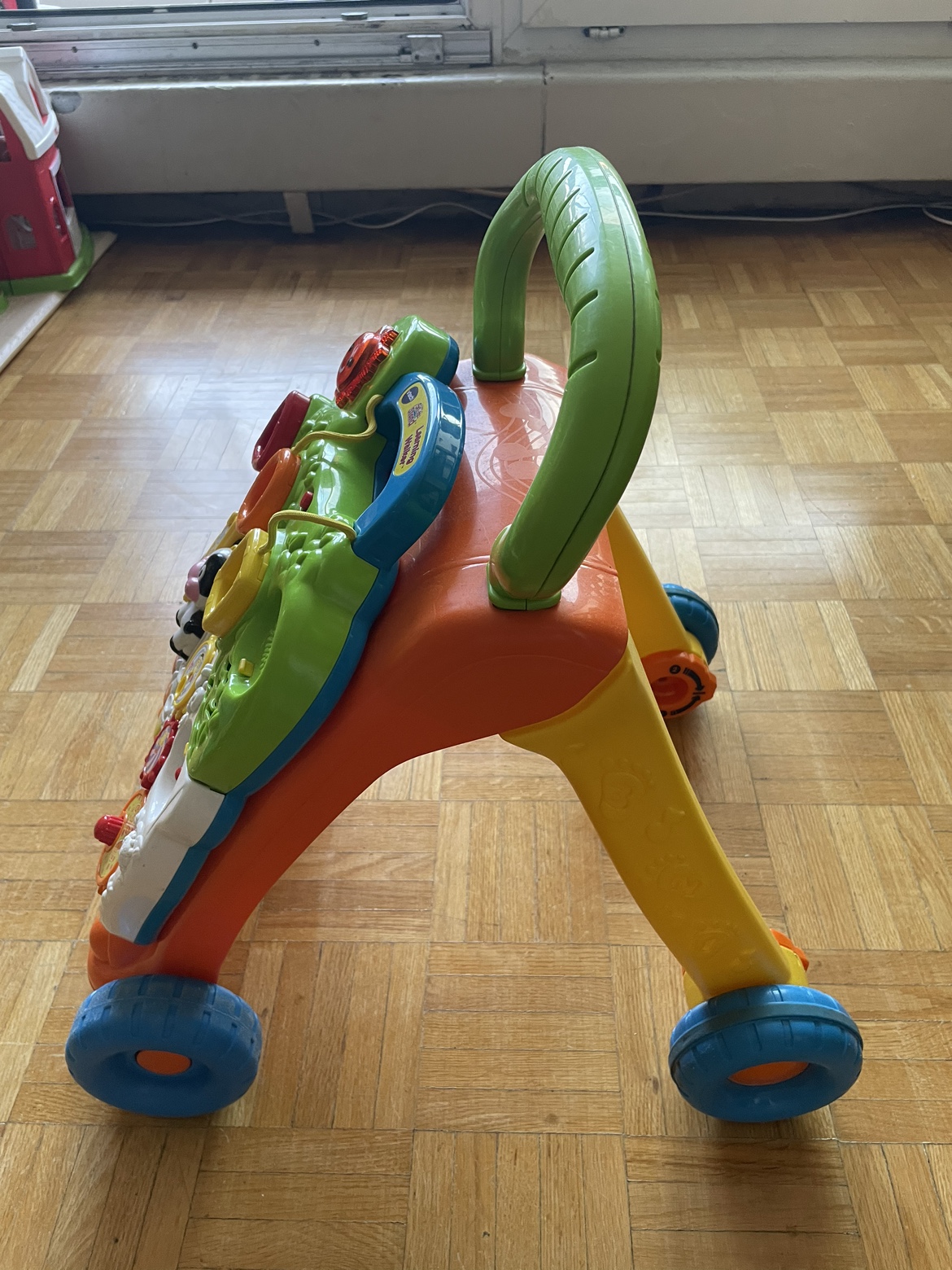 VTech Sit-to-Stand Learning Walker image indicator(2)