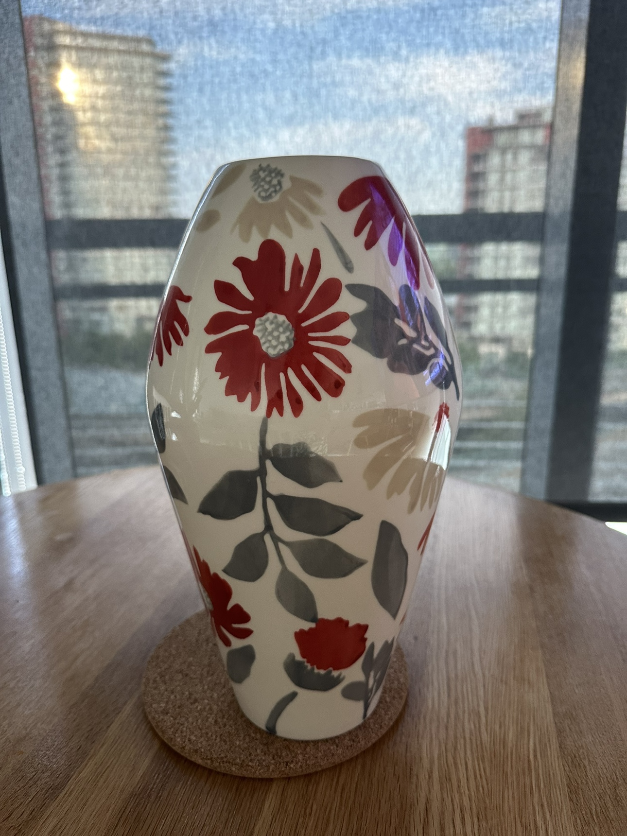This beautiful vase is waiting to be filled with flowers again. - photo 2