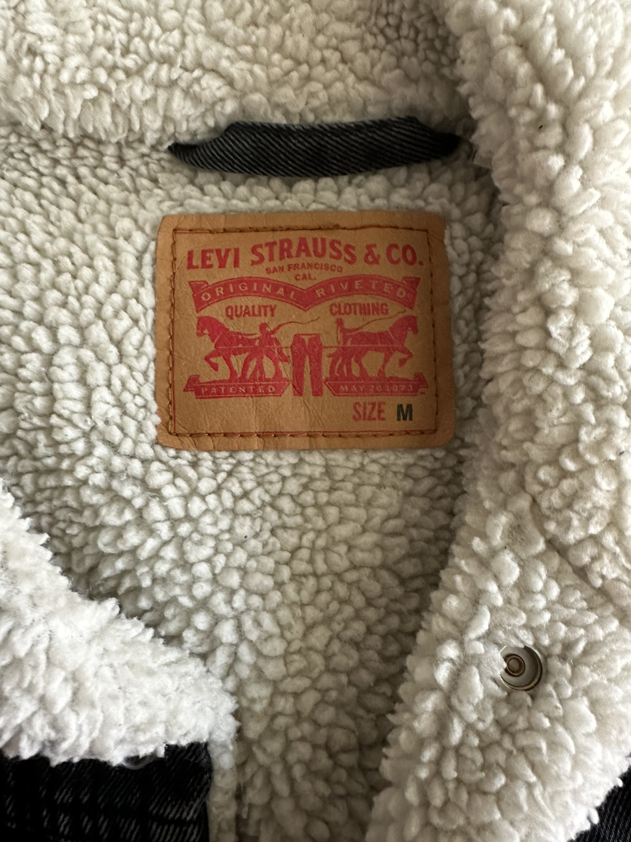 Men’s Levi’s Jean Jacket - Size Medium - photo 2