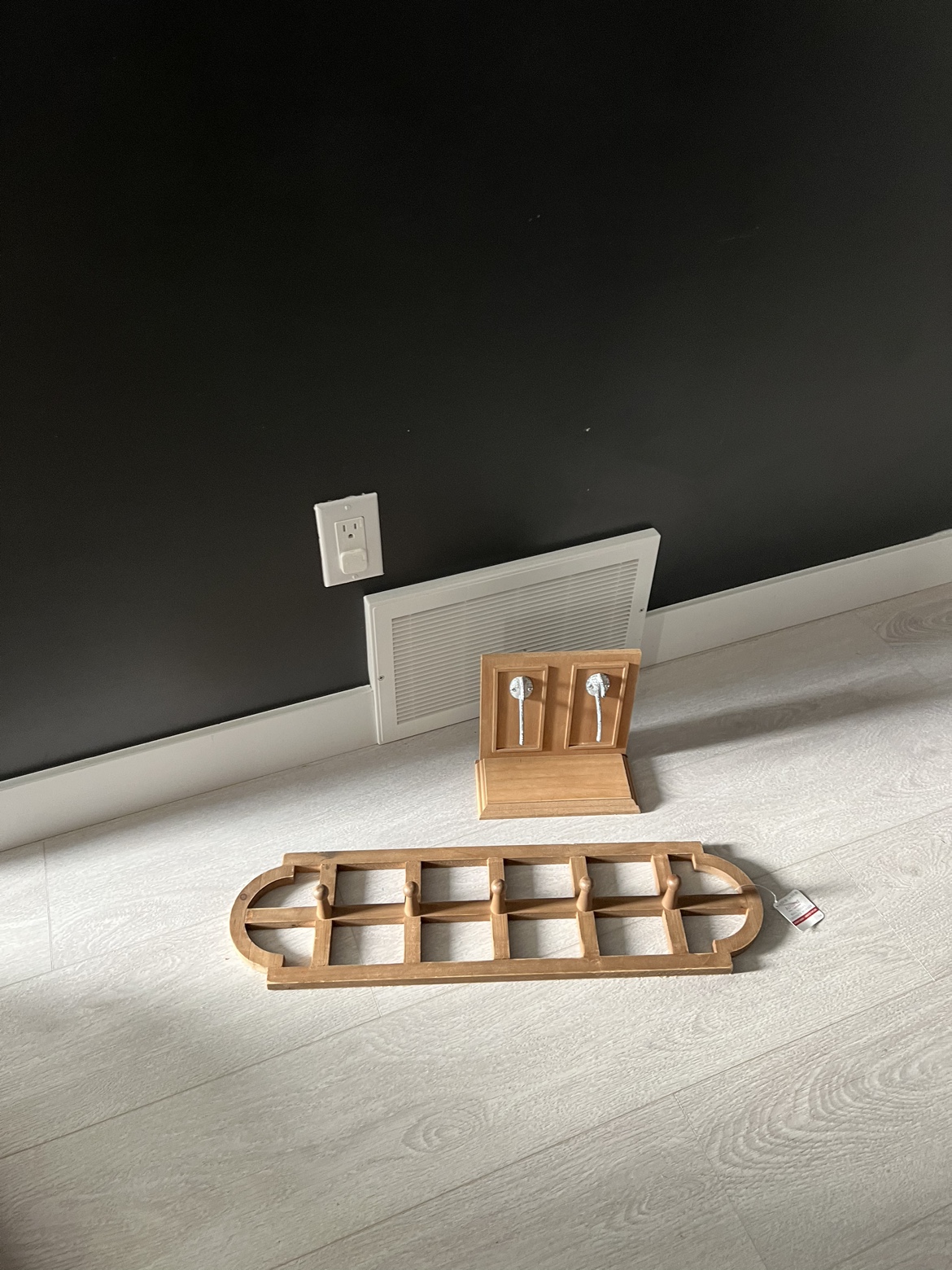 Wall decor - key holder