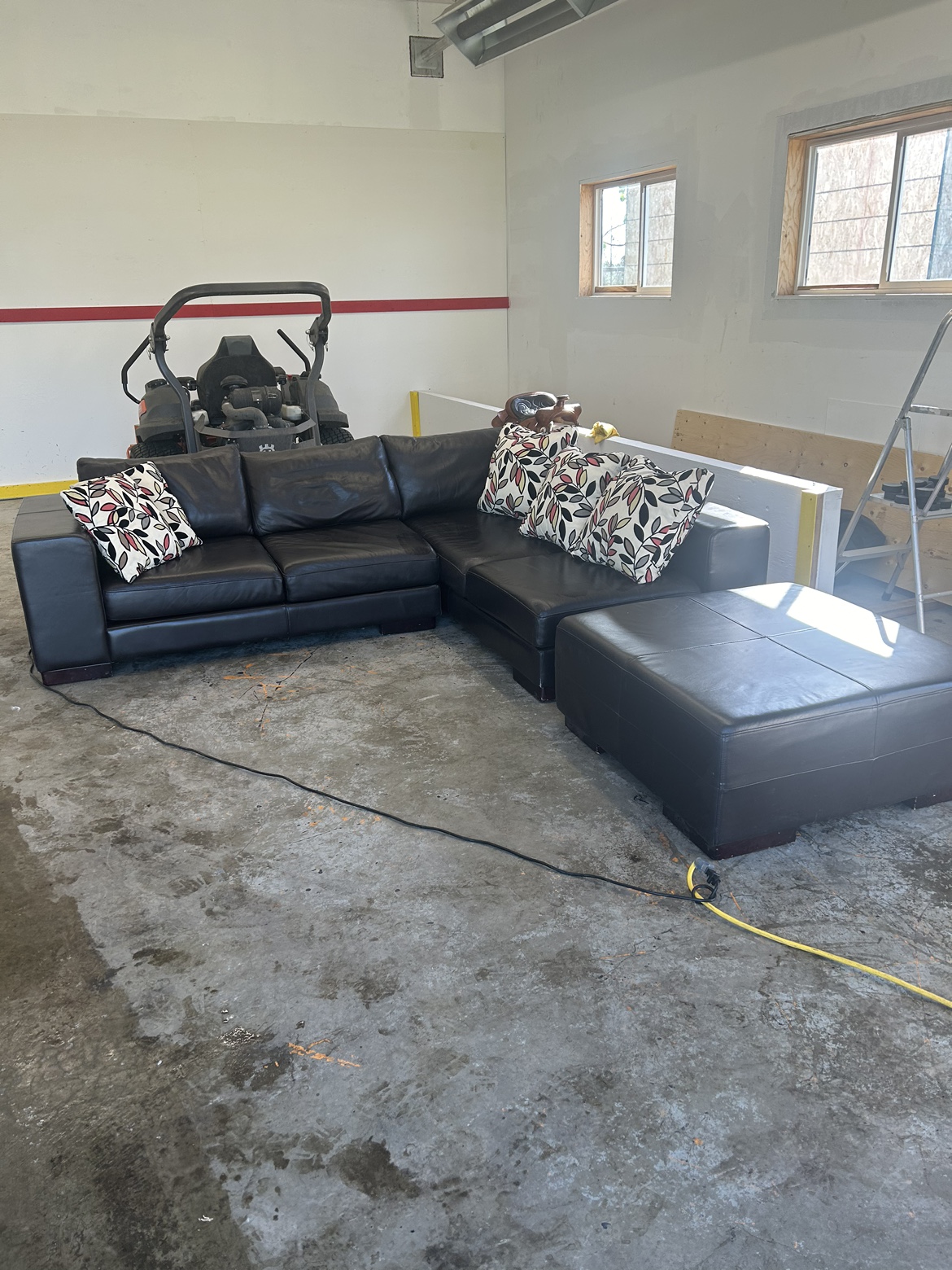 Italian leather couch - photo 3