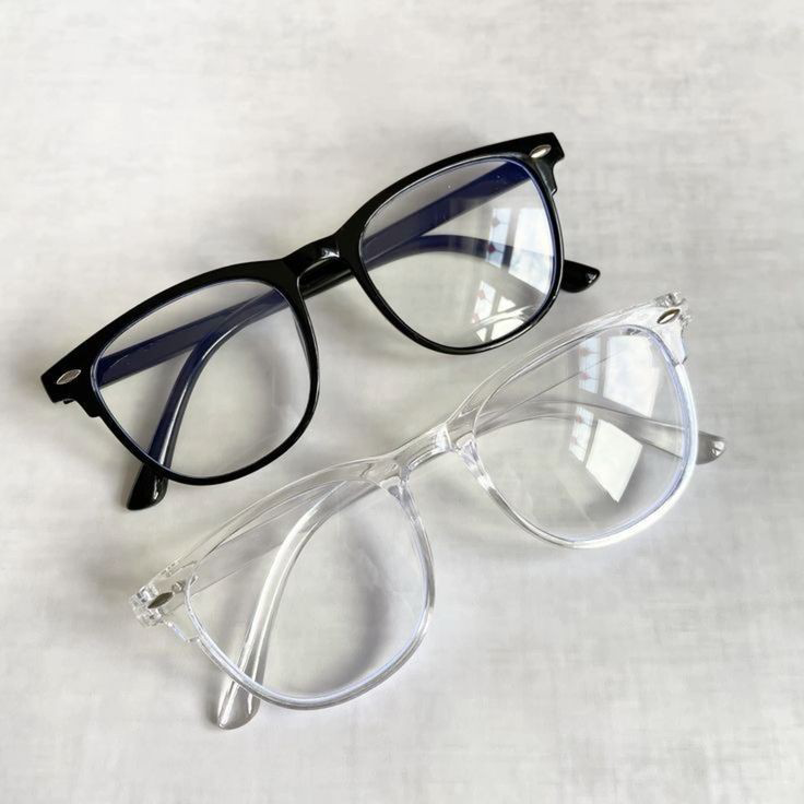 LOOKING FOR SOMEONE WITH A CARD TO ORDER. WILL PAY 20$+ EXTRA!!!