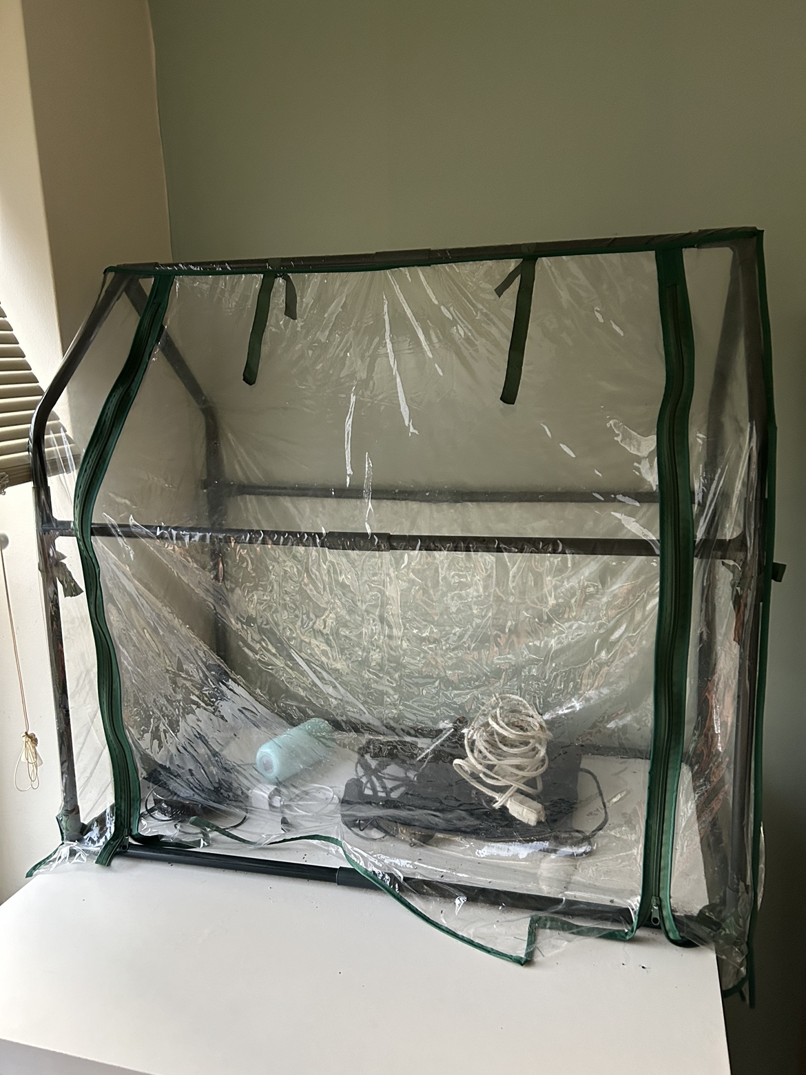 Indoor greenhouse