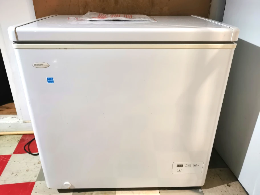 Danby Designer 5.1 cu. ft. White Chest Freezer - photo 2