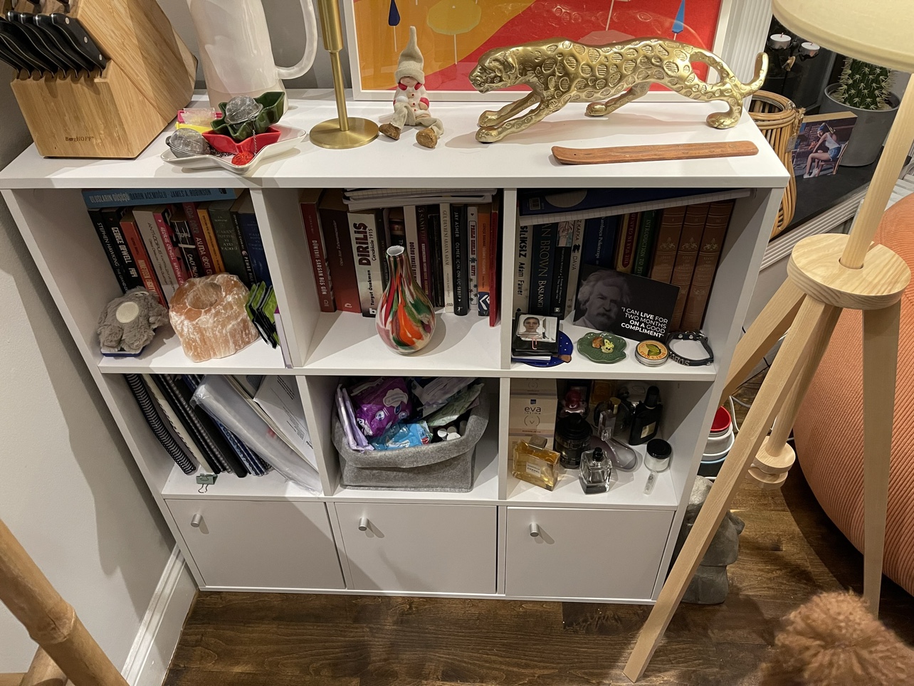 Bookshelf cabinet