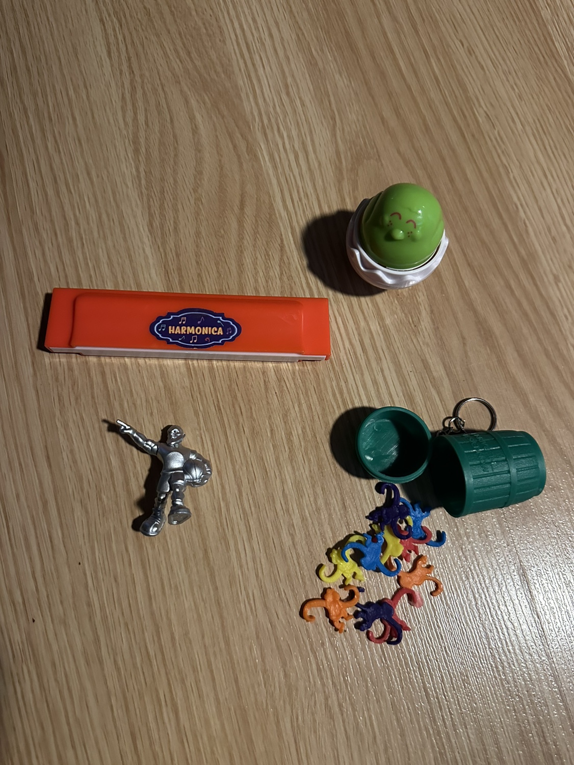 Free: 4 small toys