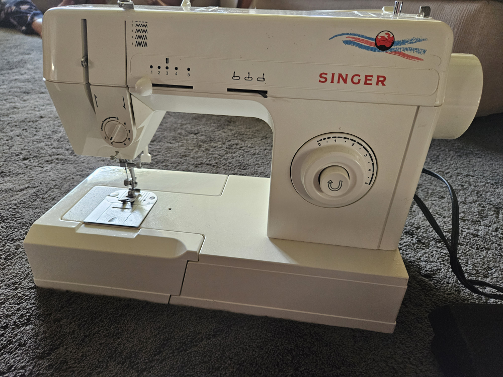 singer sewing machine - photo 4