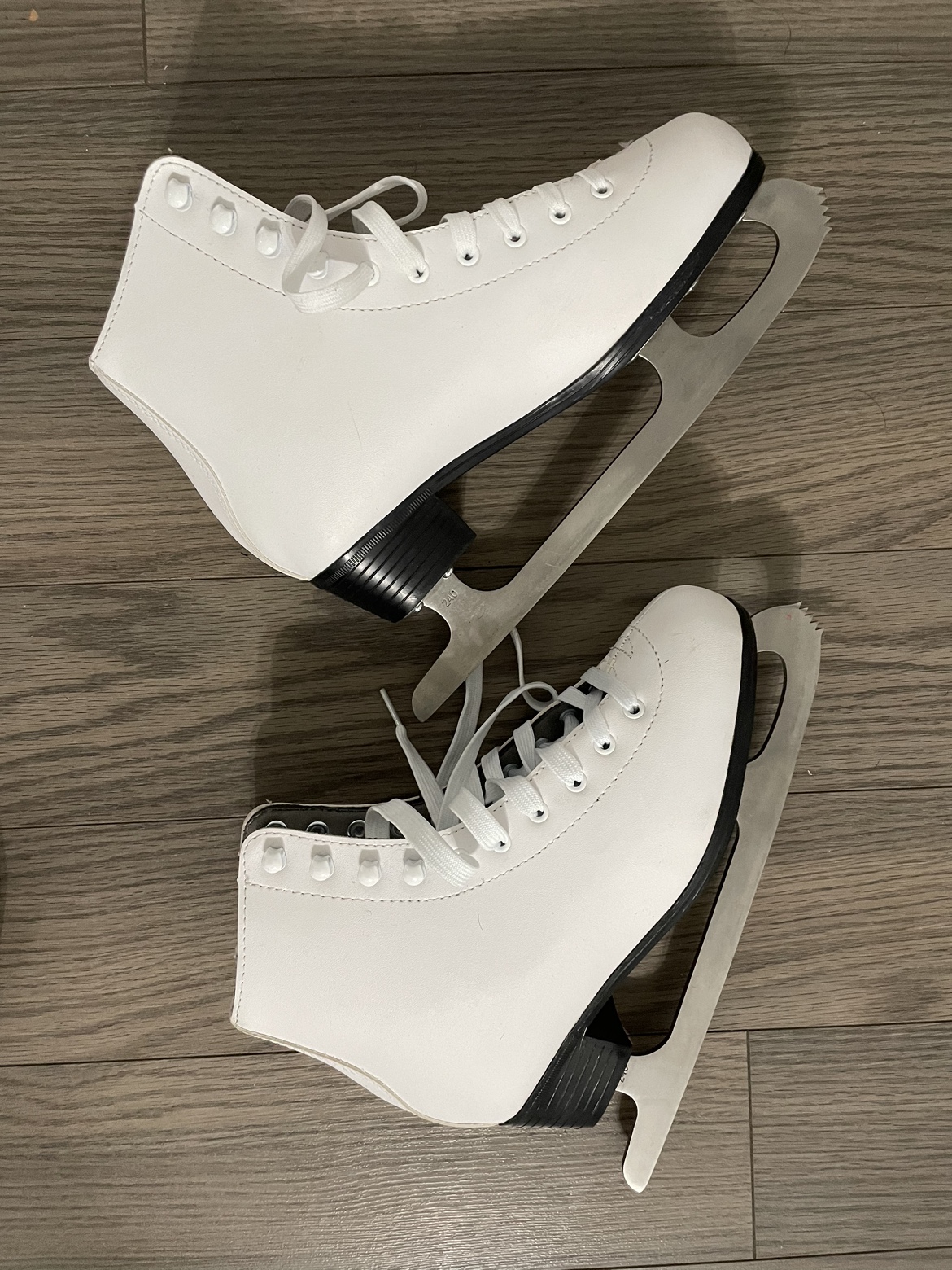 Women size 7 Ice skates #freecycle