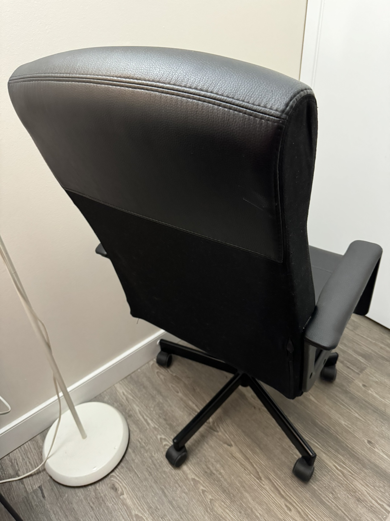 Black Office Chair - photo 2