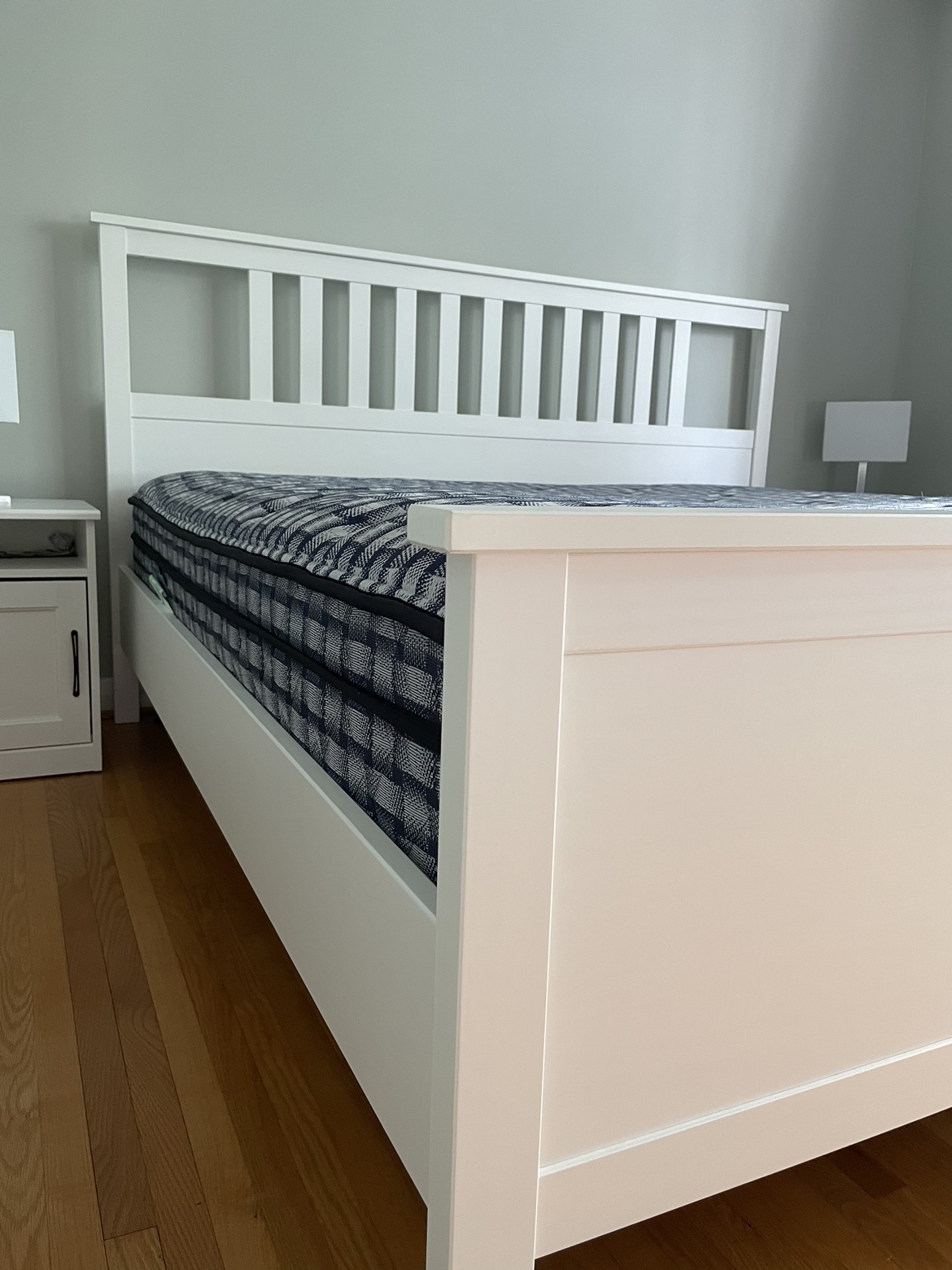 Moving Sale/ IKEA Hemnes King bed white + mattress image indicator(7)