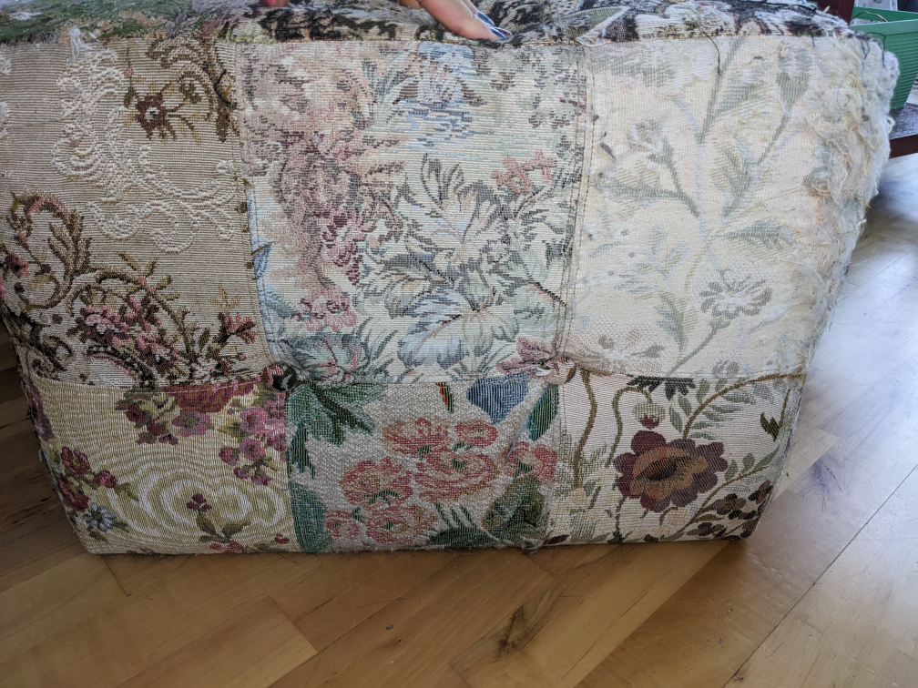 comfy Ottoman/stool image indicator(2)