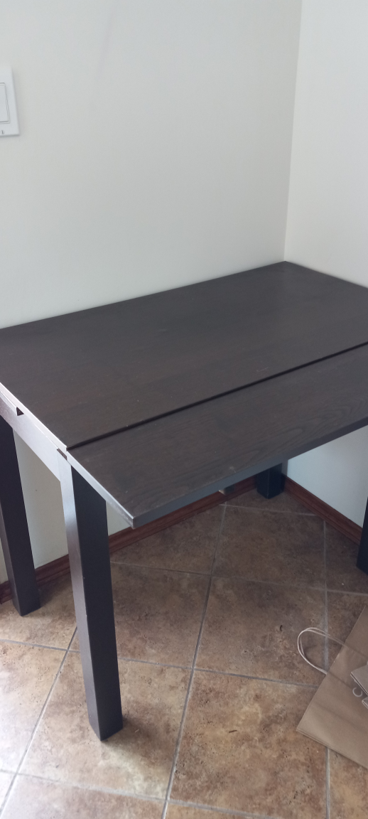 small Ikea table with extensions