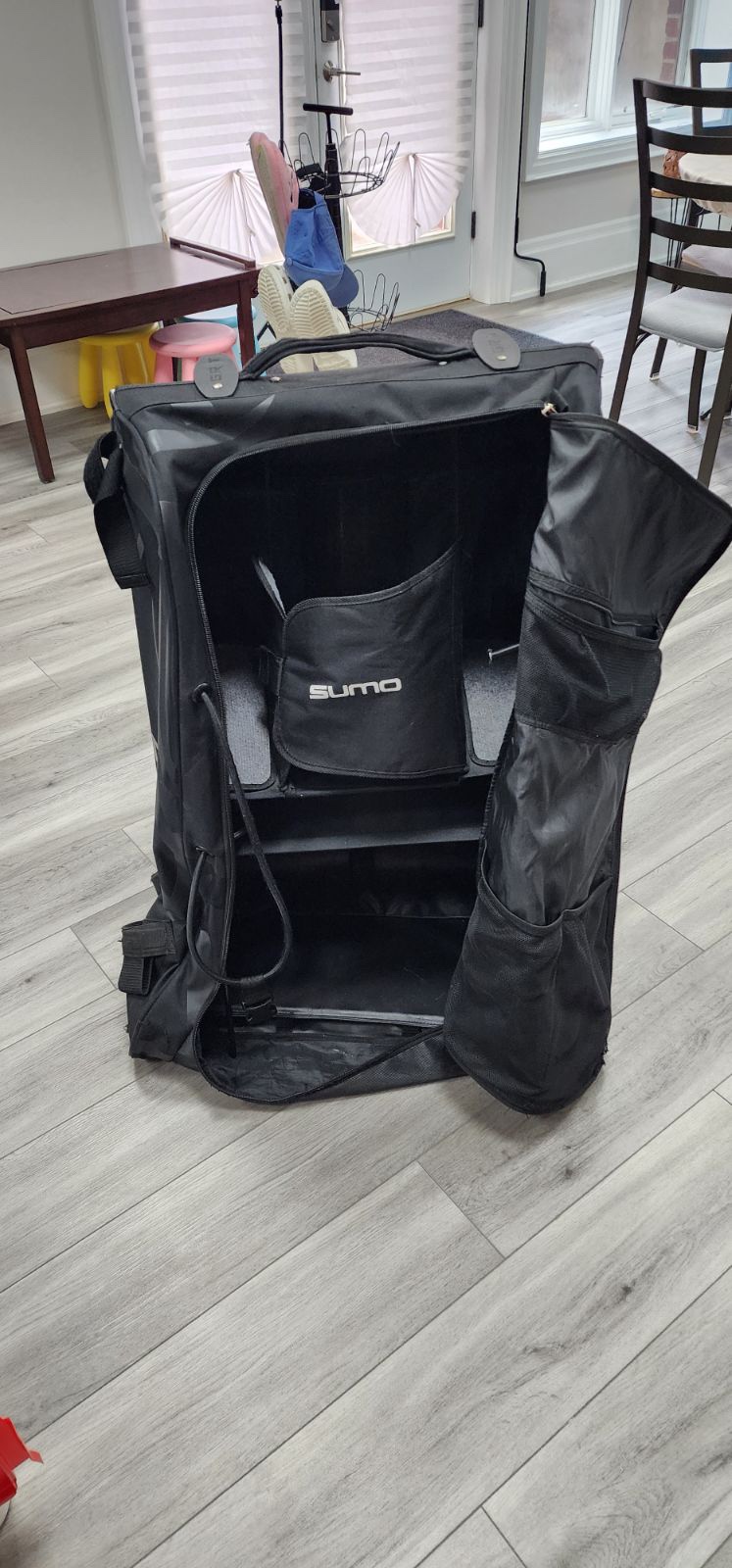 Grit Sumo Goalie tower rolling bag image indicator(2)