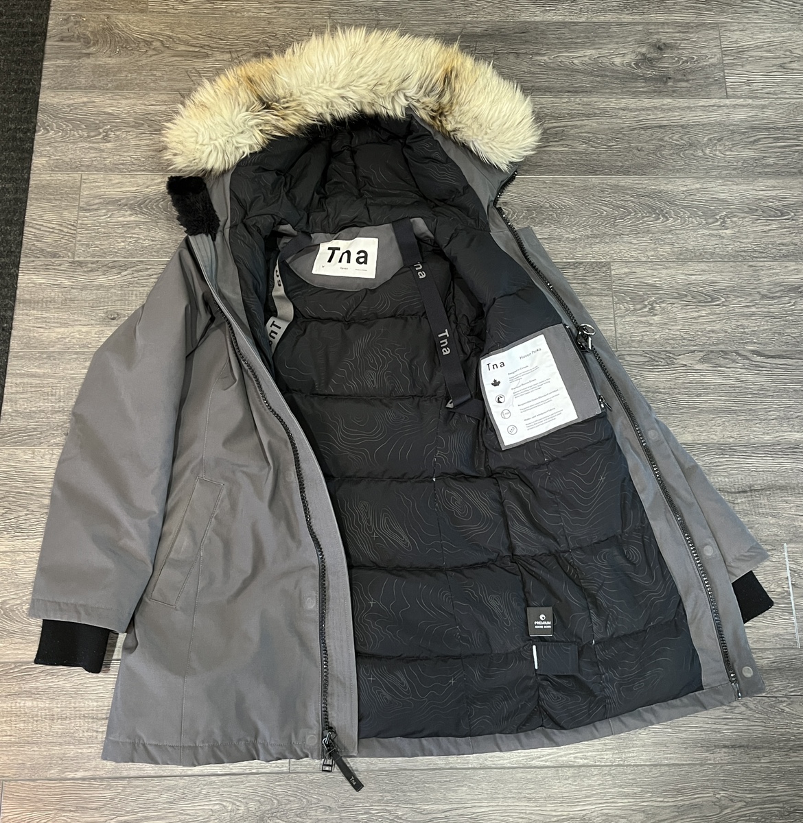 Medium TNA Haven Parka image indicator(2)