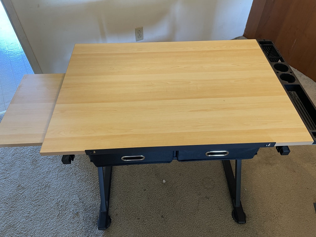 Arts & Crafts Table by Artist's Loft ⚽️
