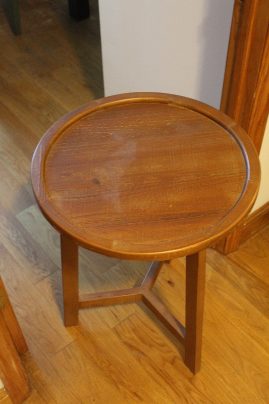 Wooden coffee table - like new! - photo 2