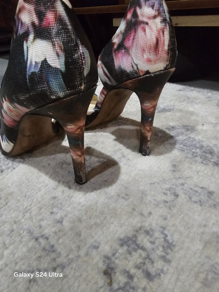 Jessica Simpson Heels - photo 3