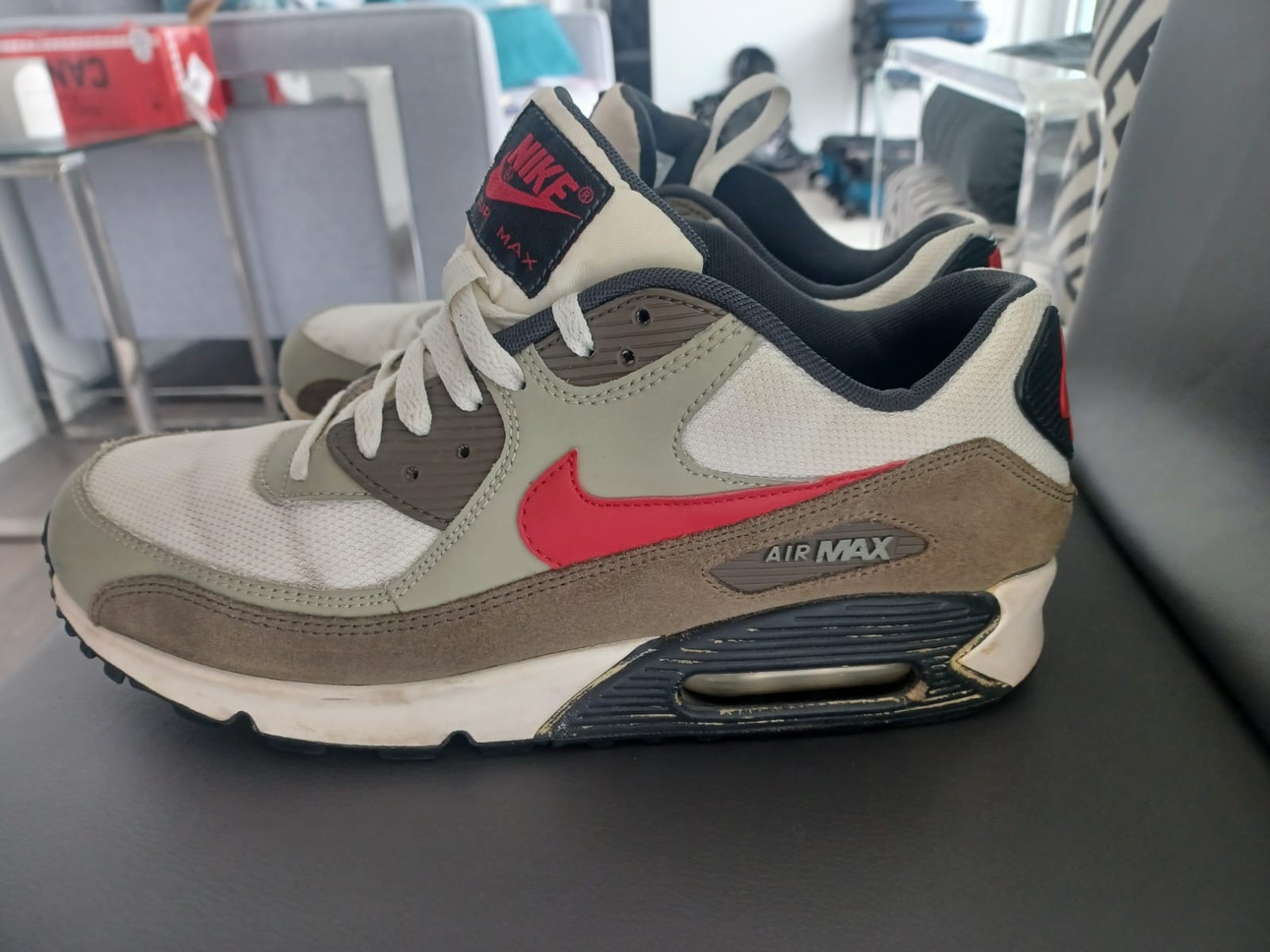 Nike Air Max Shoes - Like New - photo 4