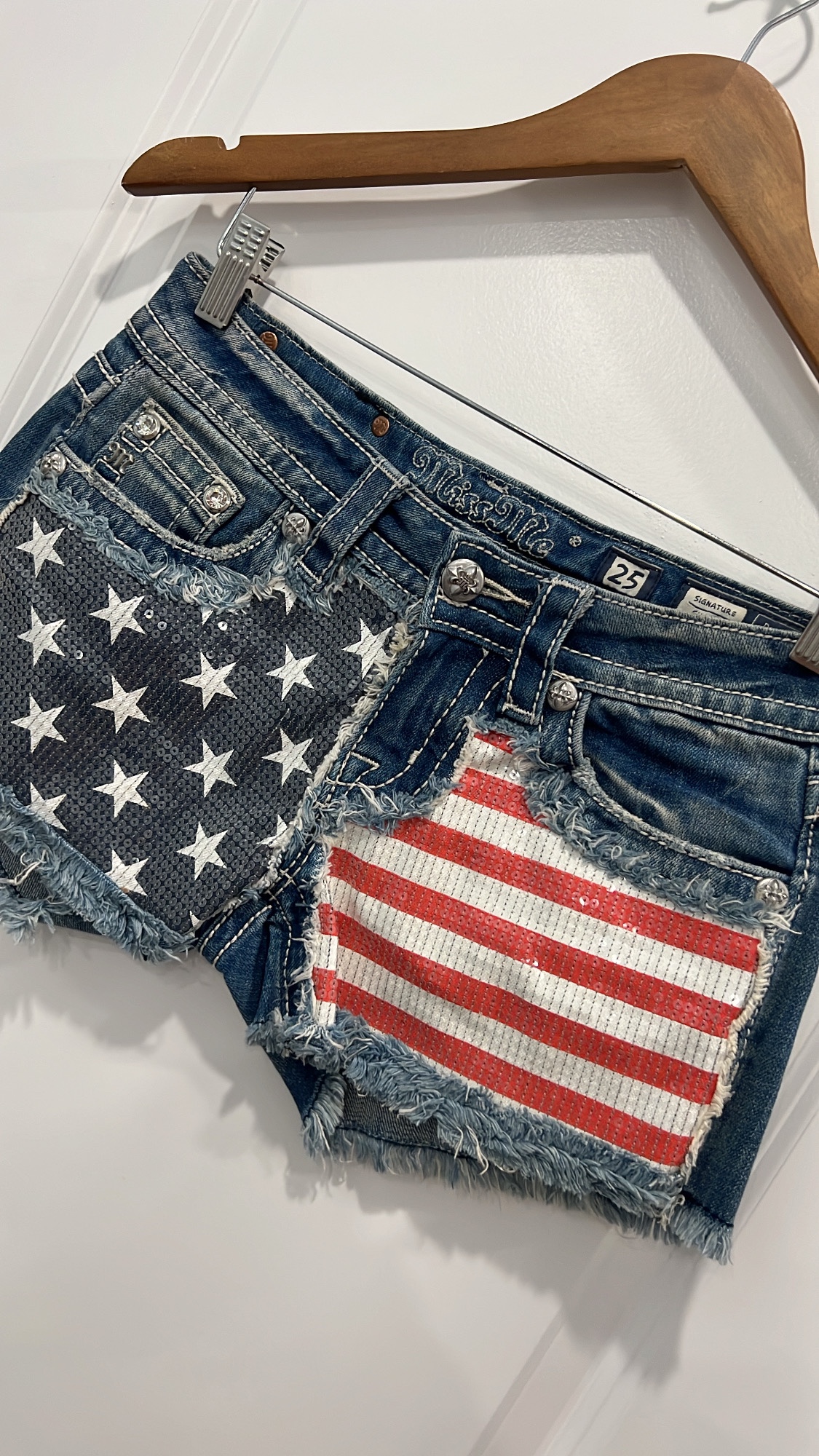 Y2K Miss Me shorts size 25 thumbnail