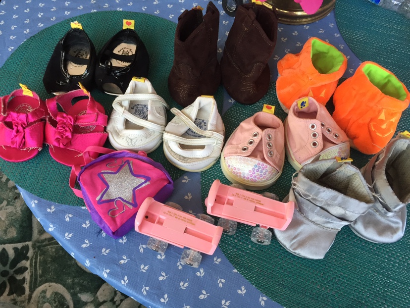 Lots of Kids Toys at reasonable price image indicator(8)