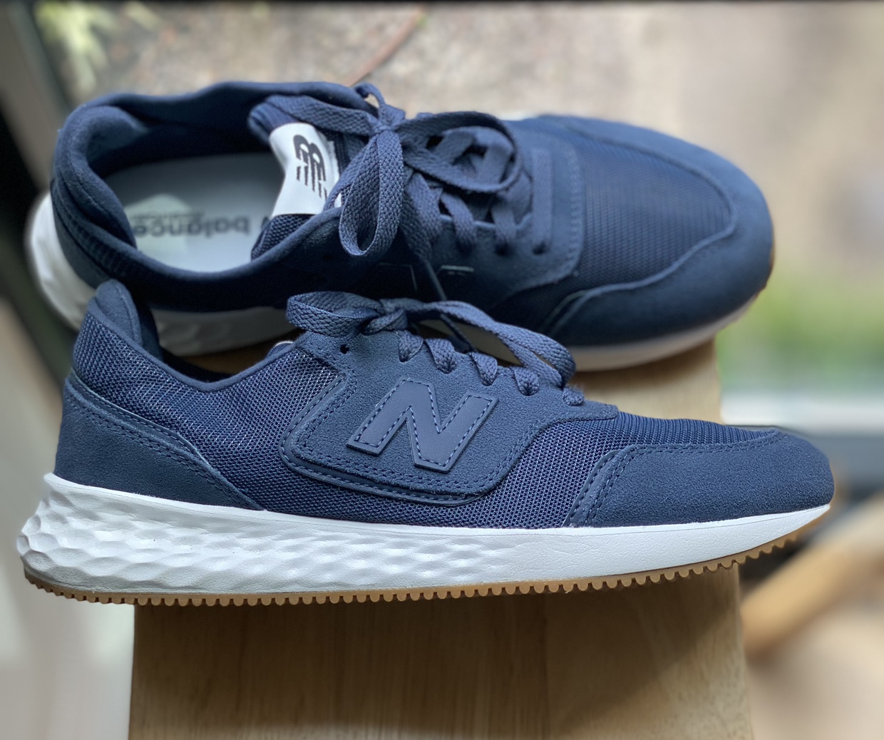 new men's (unisex) sneakers US size 7.5 image indicator(2)