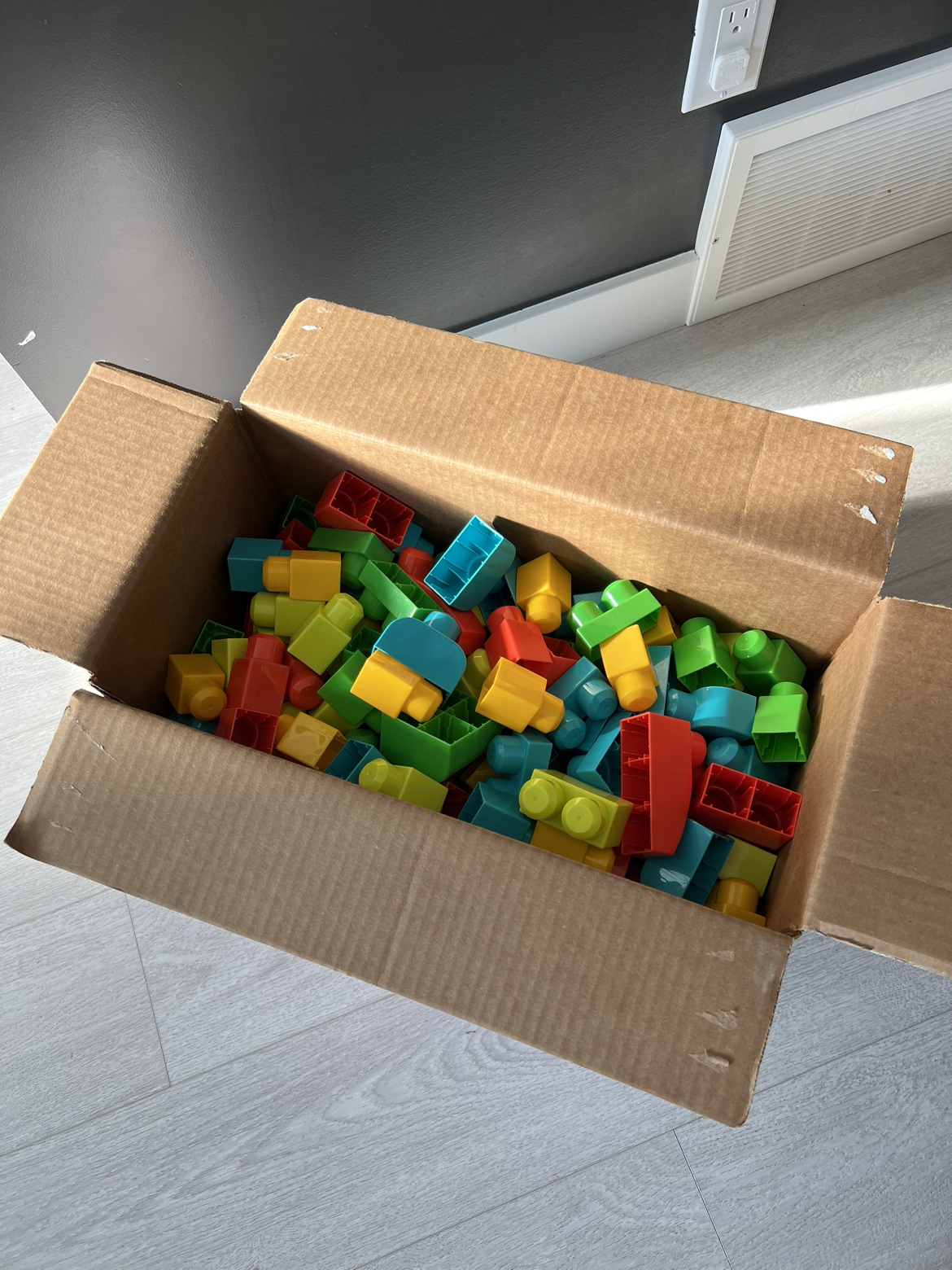 200 pieces of Mega Blocks