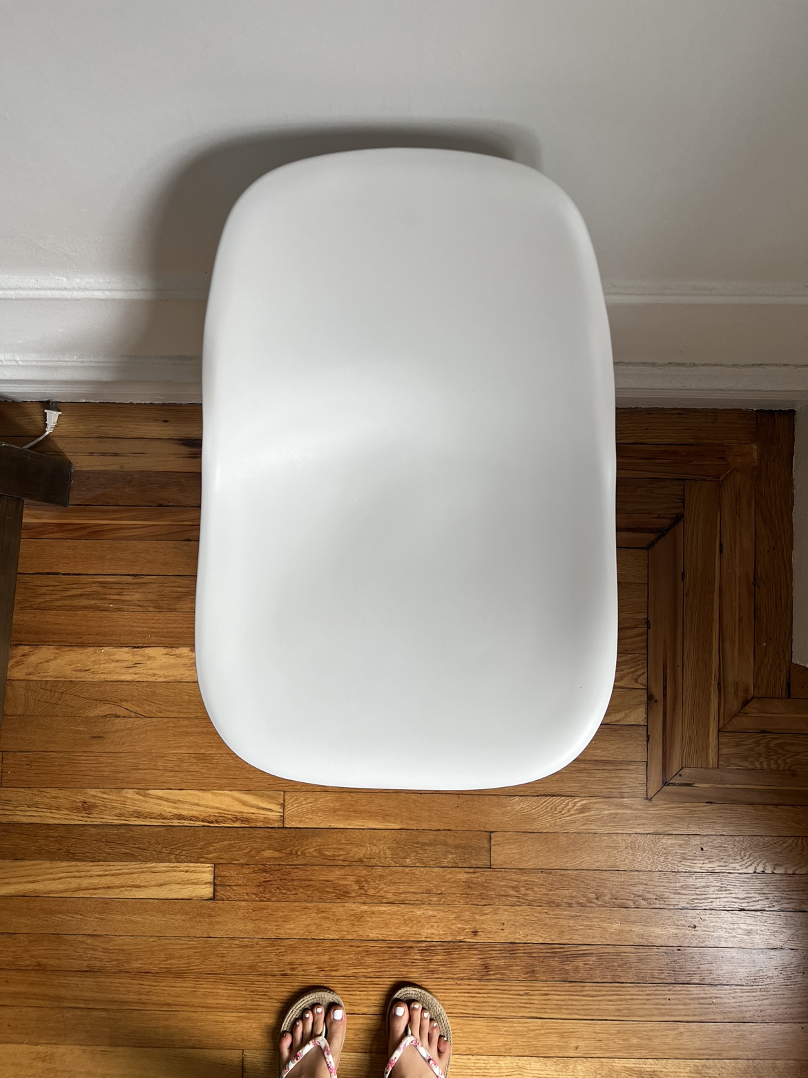 4 Dining Eames White Chairs - photo 4