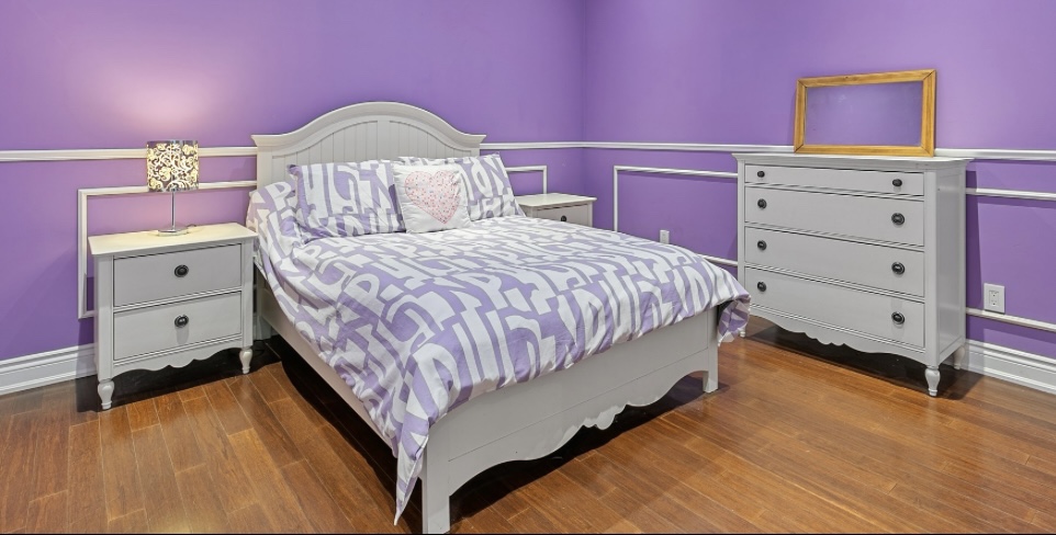 Mary Kate and Ashley 4 piece Bedroom Set - Off White