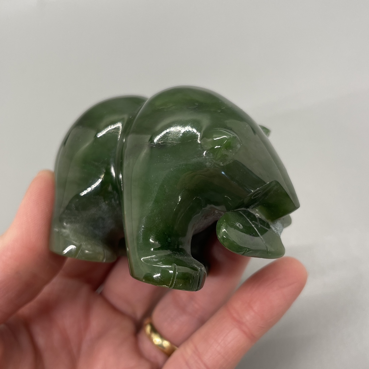 Canadian Nephrite Jade Bear with Fish Carving ⚽️ thumbnail