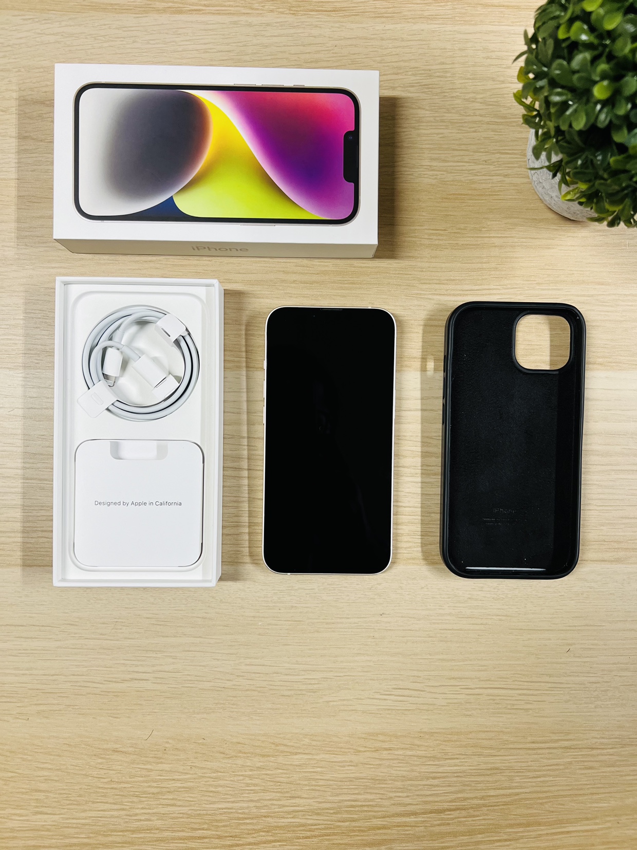 Apple iPhone 14 - 128GB Starlight ( UNLOCKED ) Mint Condition thumbnail
