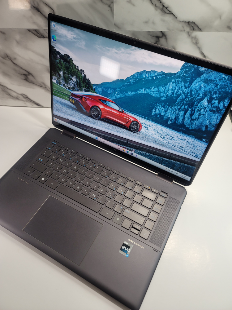 HP SPECTRE COREI7 2TB SSD image indicator(2)