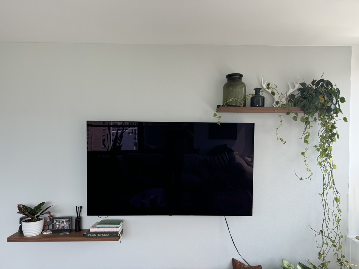 Set of floating shelves