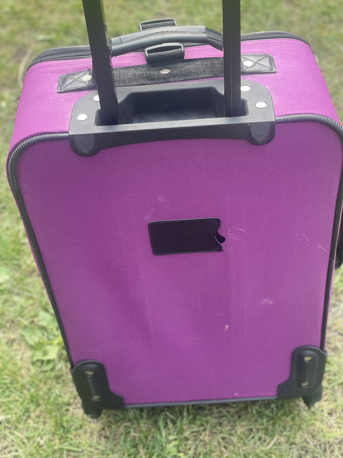 20” carry on suitcase like new - photo 5