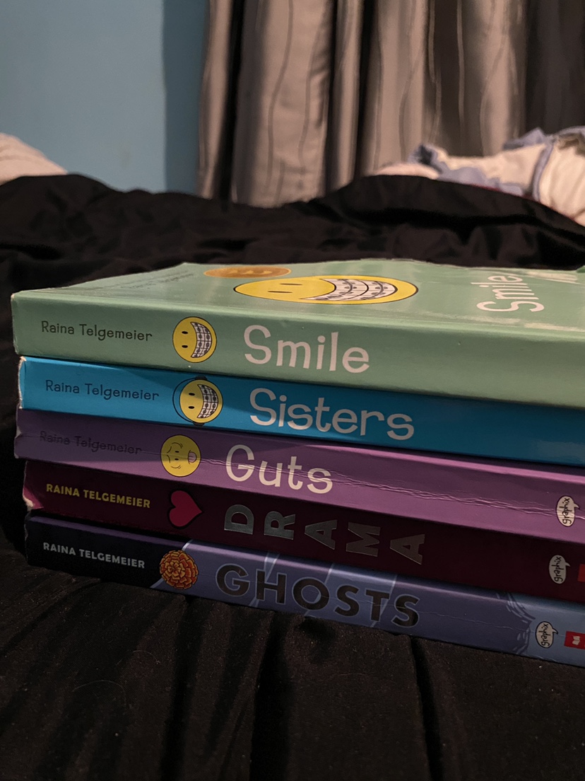Raina Telgemeier Classics, Kids graphic novels. - photo 2