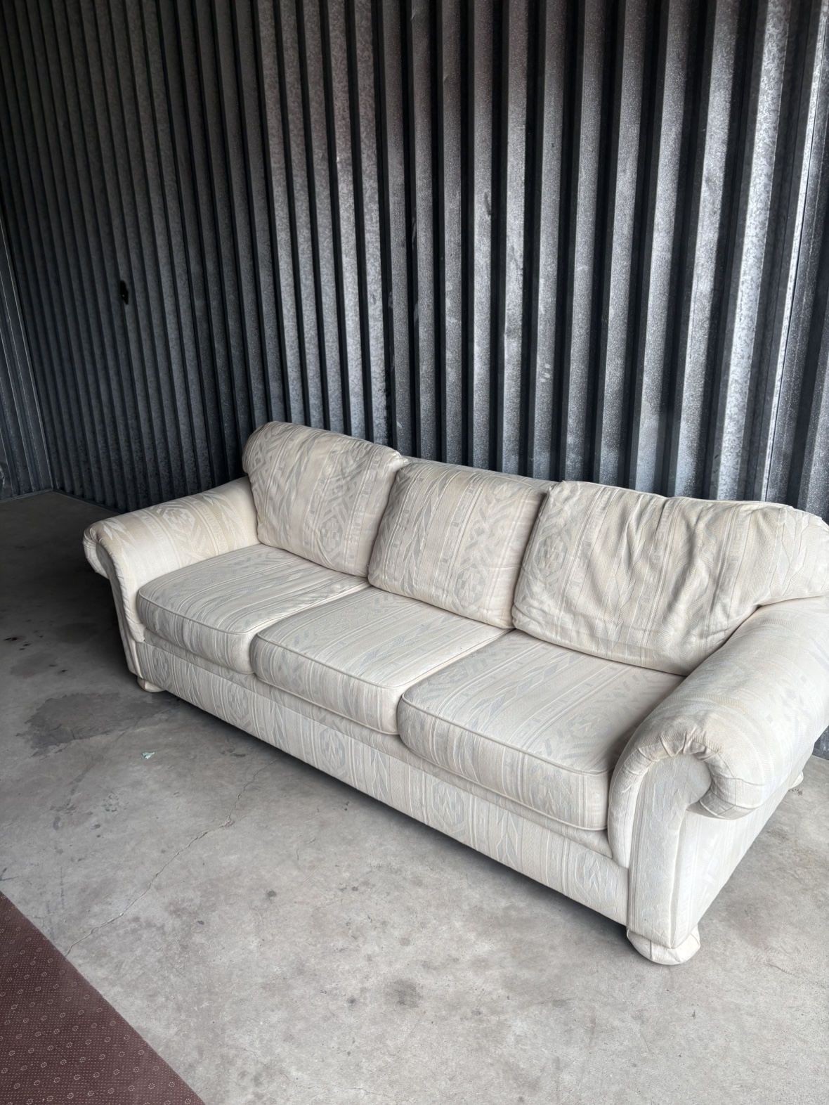 Amazing Free Delivery White Sofa - photo 5