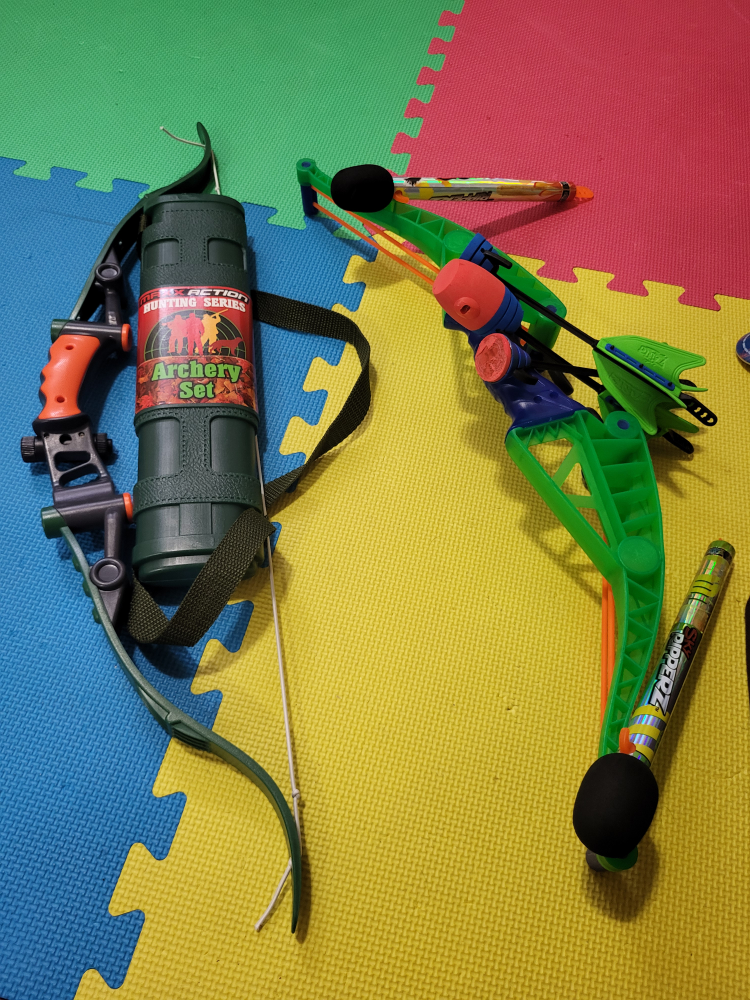 toy masks & bow and arrow image indicator(5)