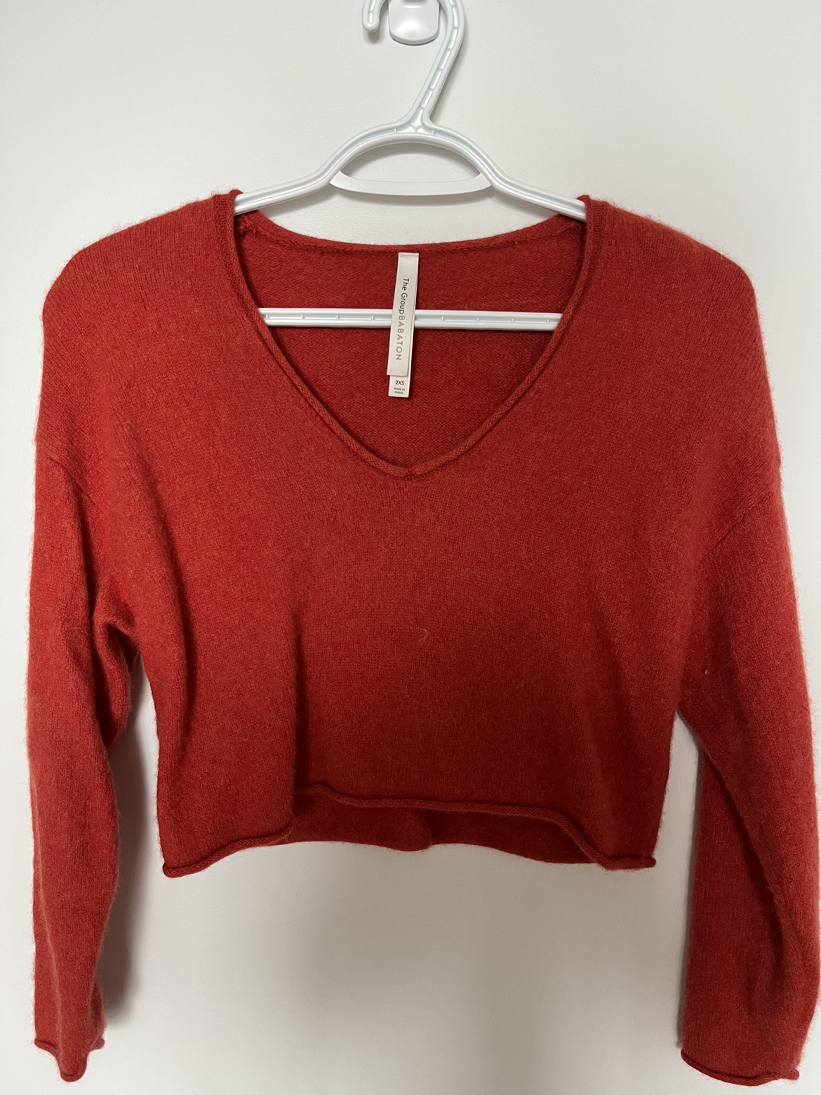 Aritzia/The Group by Babaton LUXE CASHMERE V-NECK SWEATER