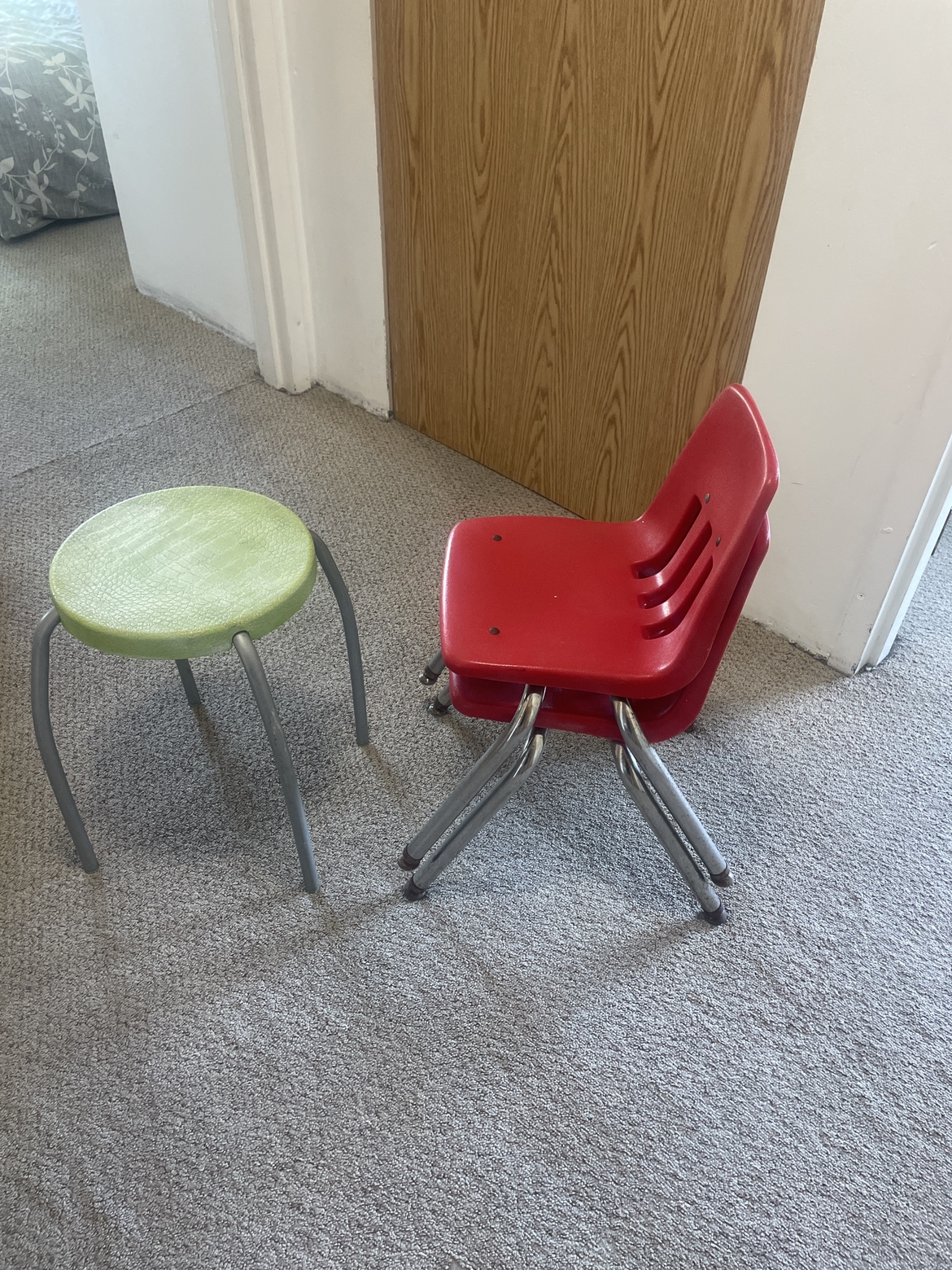 Kids chair and table - photo 3