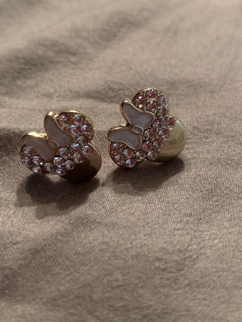 Diamond and gold Minnie Mouse earrings