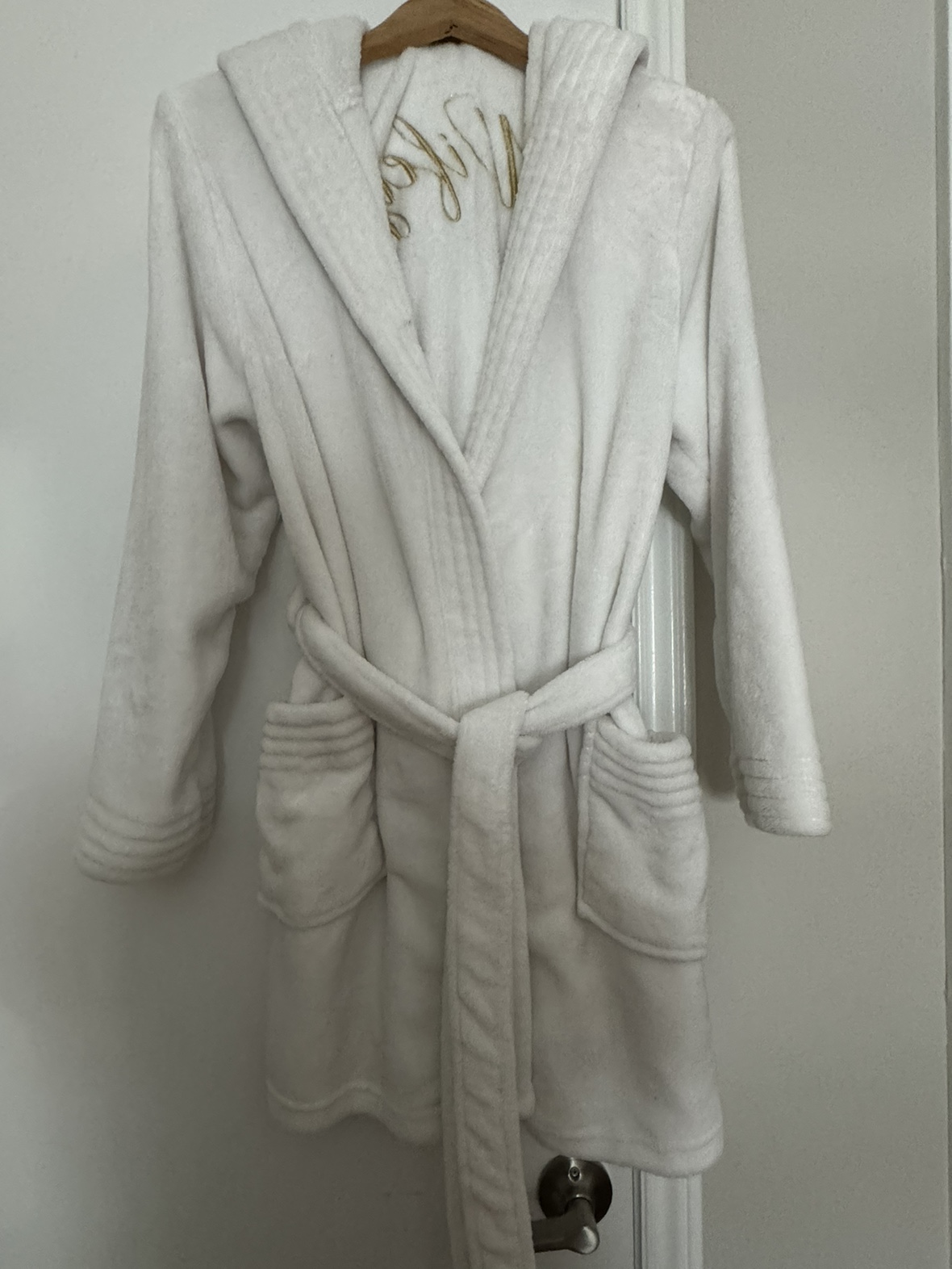 Wifey bathrobe image indicator(2)